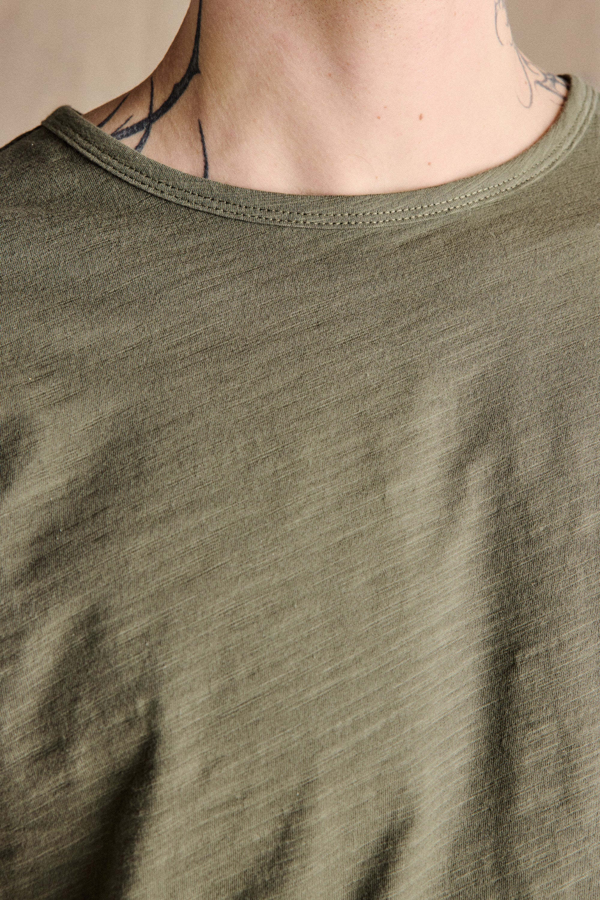 Steve Slub Cotton Tee | Green - Image 5
